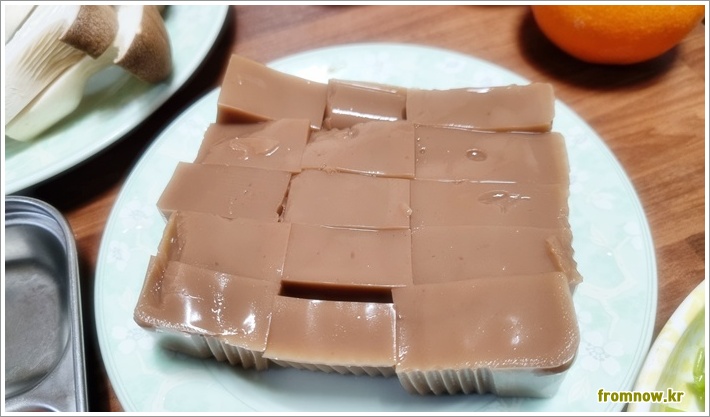 도토리묵 효능과 간편한 만들기 방법 및 칼로리 정보 소개